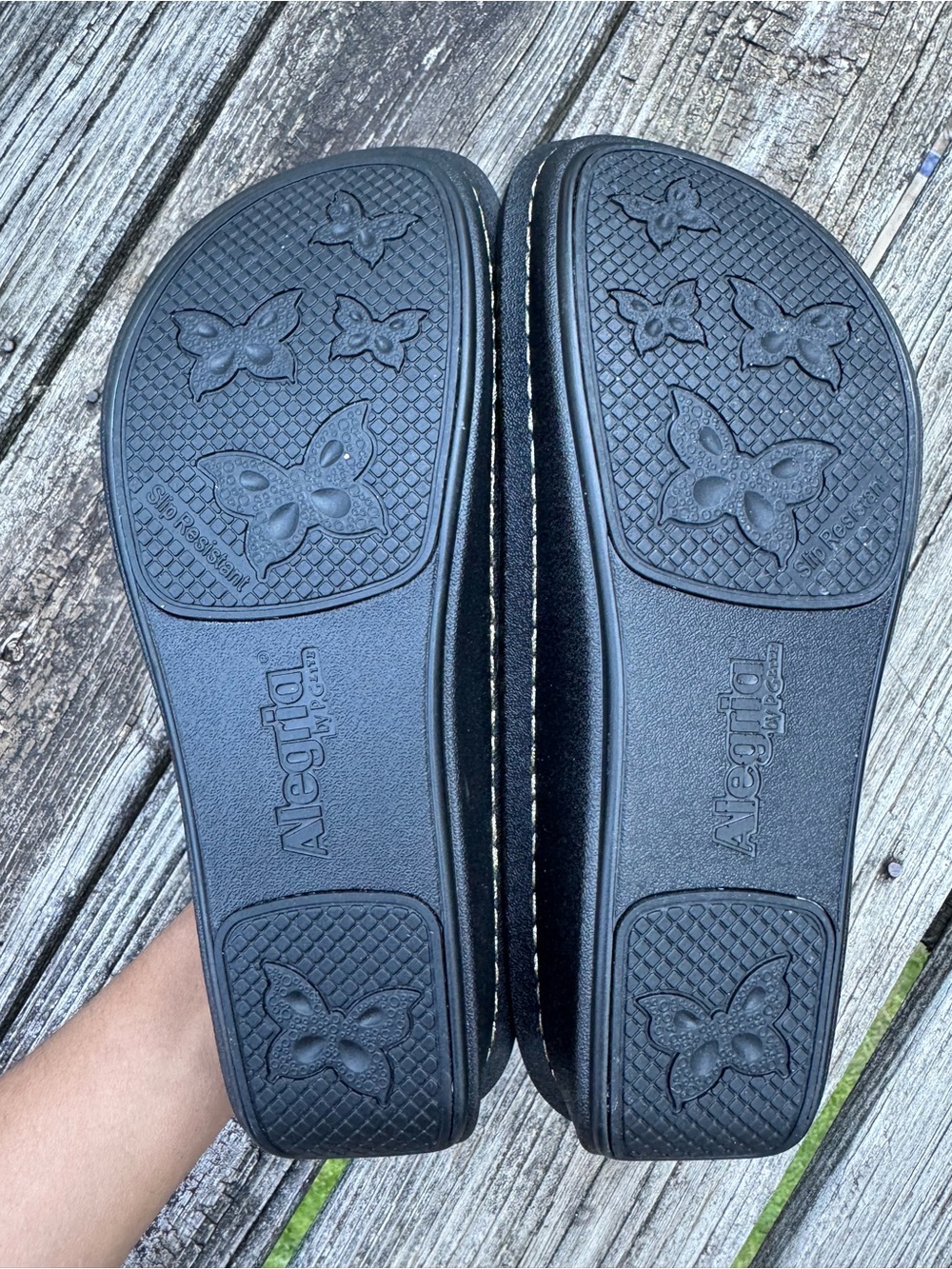 LIKE NEW Alegria Paloma Mary Jane clogs - Picture 4 of 4